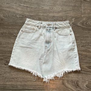 PacSun Denim Jean Mini Skirt‎ Raw Hem Light Wash Size 26 EUC